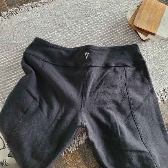 Girls Size 14 Ivivva Yoga Pants - Picture 3 of 3